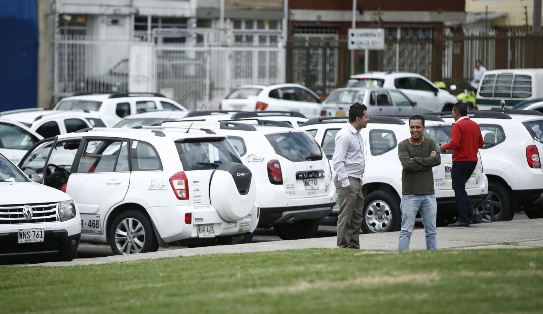 Resultado de imagen para Imagenes de Uber empresa de transporte Público