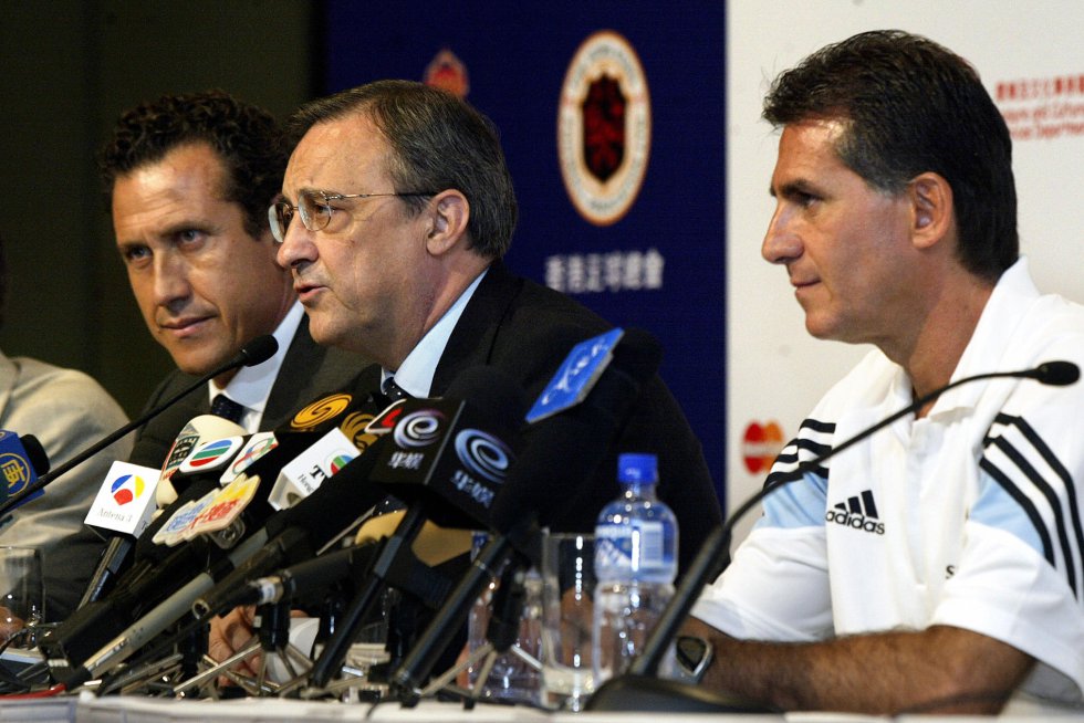 Queiroz en rueda de prensa con Florentino Pérez Queiroz en rueda de prensa con Florentino Pérez