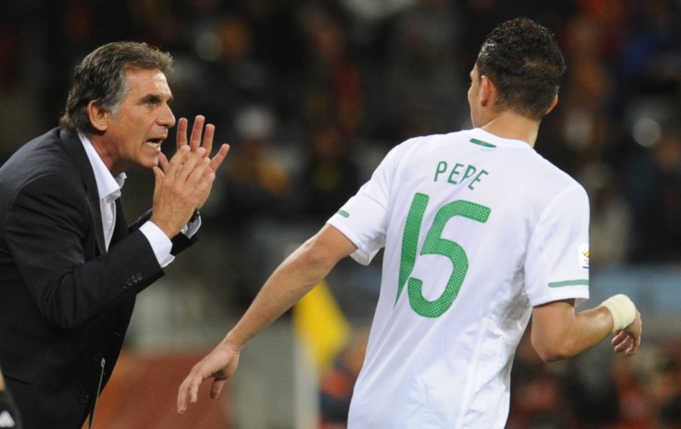 Queiroz dando indicaciones a Pepe Queiroz dando indicaciones a Pepe