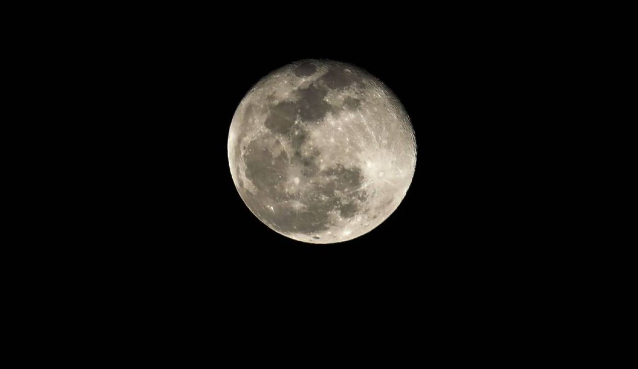 Planetario de Medellín: Ver la luna de Medellín, otro plan ...