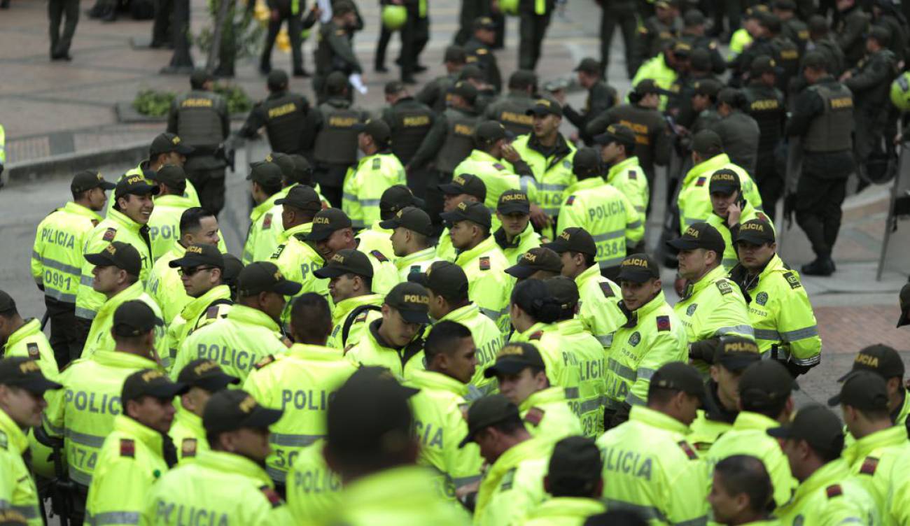 Policías en Bogotá 1500 policías entran a reforzar la seguridad en
