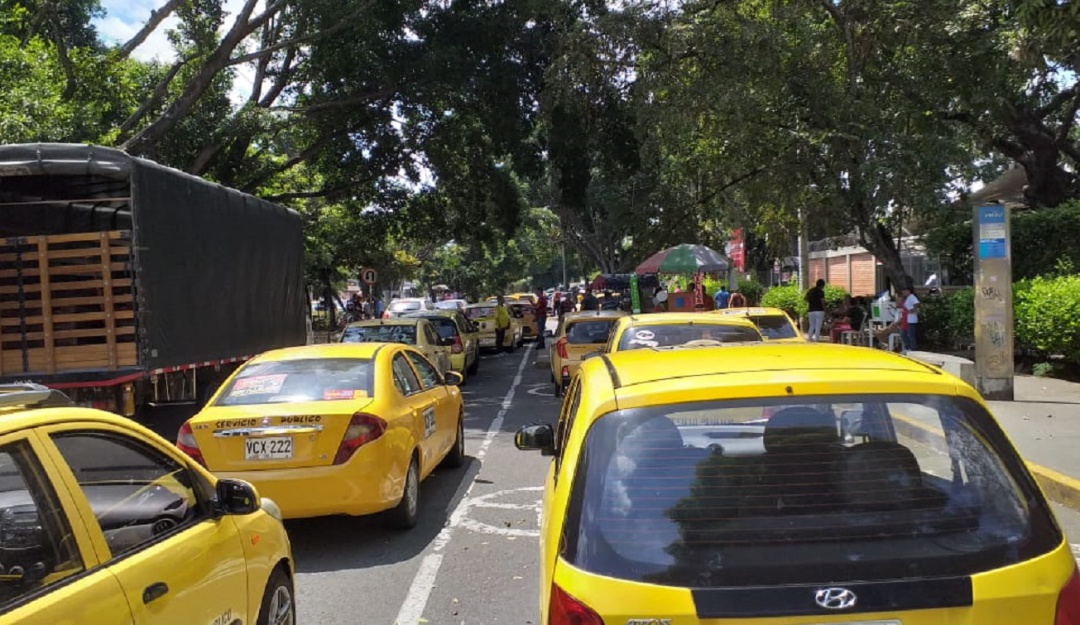 Desde El Jueves Se Reducira El Pico Y Placa Para Taxis En Cali Cali Caracol Radio