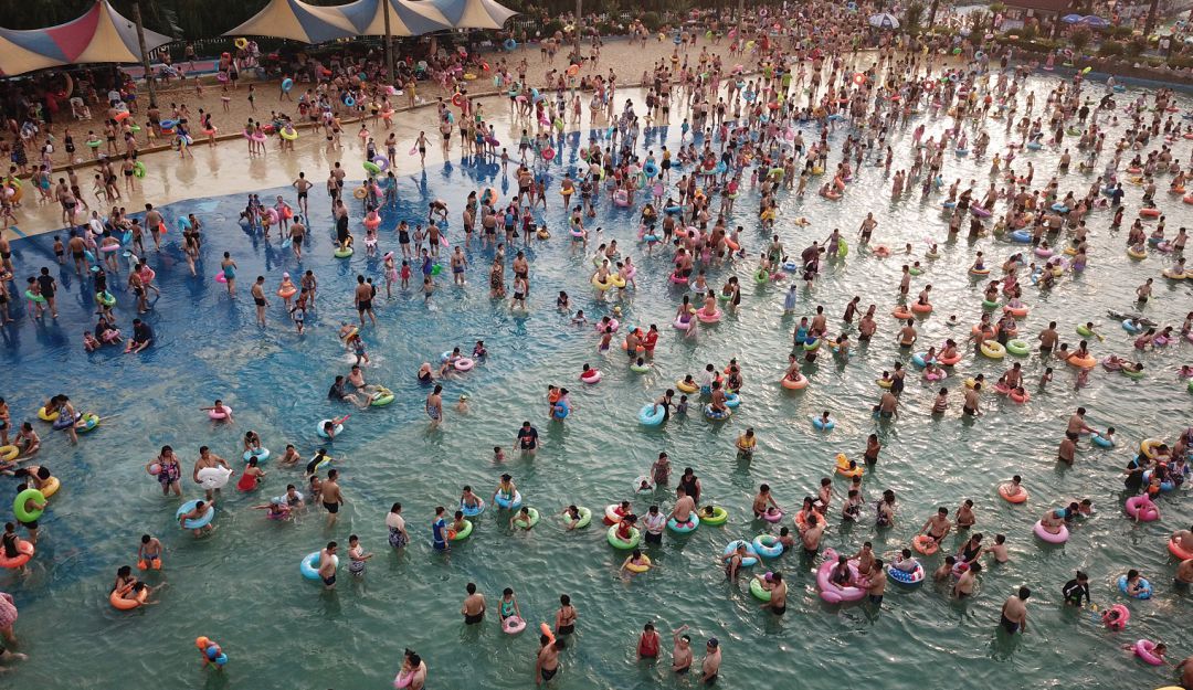 Water Park Accident In China Almost A Tragedy 39 Tsunami