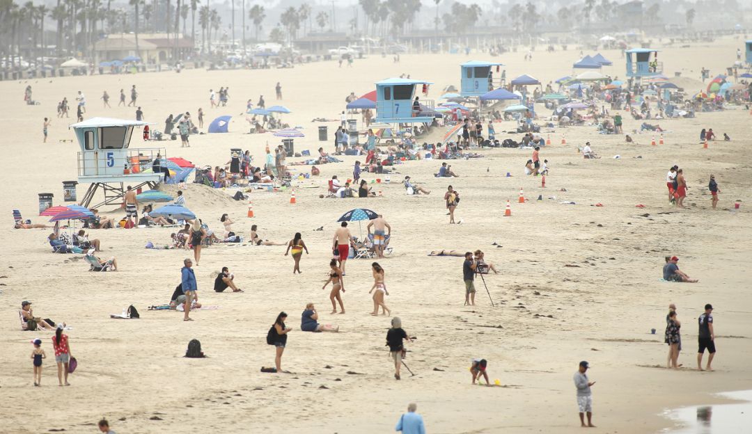 Download Imagenes de la playa con personas For Free