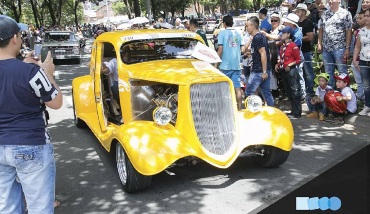 Automovil Coleccionista 24 Desfile De Autos Clasicos Y Antiguos De La Feria De Las Flores El Sabor De Colombia Caracol Radio