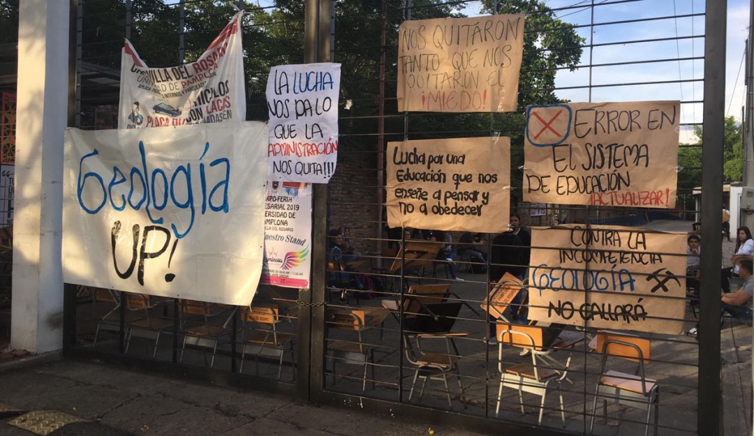 Protestan estudiantes de Geología de Unipamplona - Caracol Radio