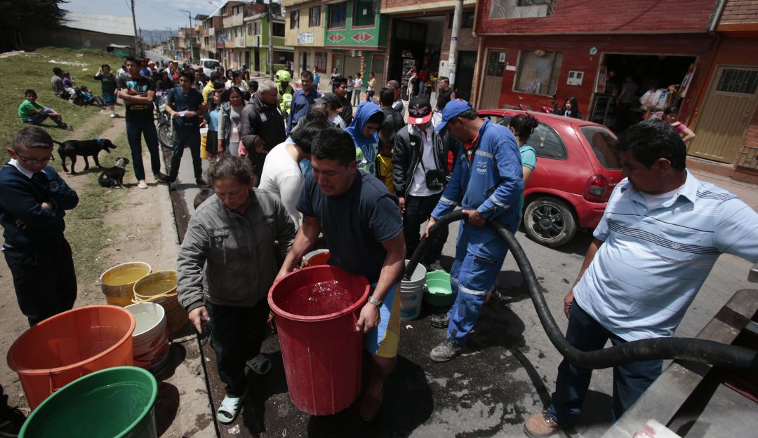 Durante una semana estará suspendido el suministro de agua en Puerto Caldas - Caracol Radio