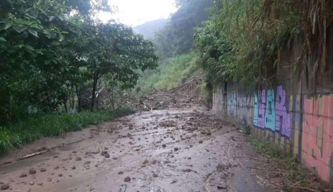 Siguen las emergencias viales por deslizamientos de tierra en Risaralda - Caracol Radio