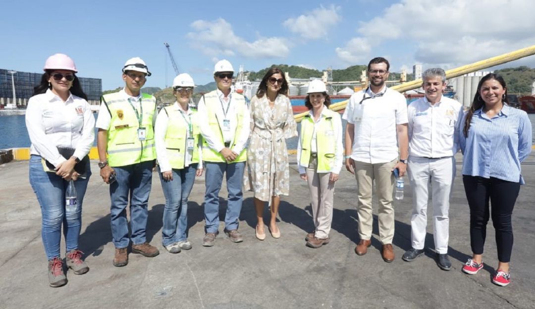 Gobernador electo de Caldas habló de proyectos con Ministra de Transporte - Caracol Radio