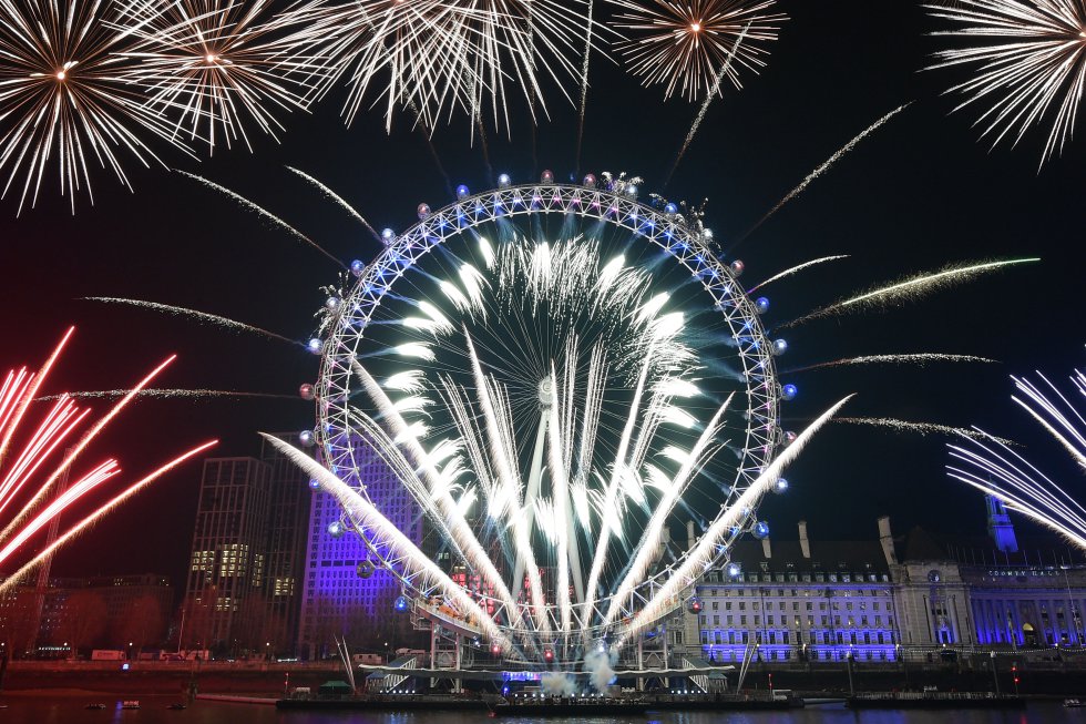 Desde el London Eye, los ingleses saludan al 2020. Desde el London Eye, los ingleses saludan al 2020.