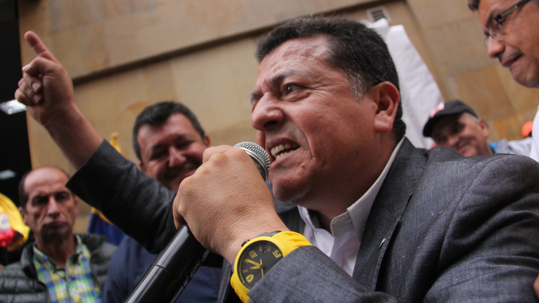 ¿Hugo Ospina plantearía Paro Nacional de Taxistas?