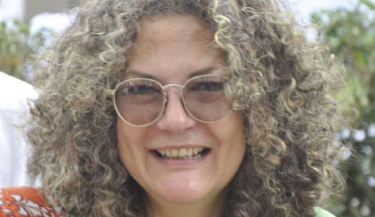 Noticias Bogota Emel Rojas Denuncia Irregularidades En Canal Capital Gerente De Canal Capital Se Defiende Frente A Denuncia De Concejal Bogota Caracol Radio Shop for canvas prints, framed prints, posters, greeting cards, and more. gerente de canal capital