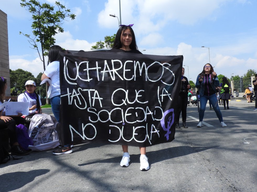Sin importar las edades, las mujeres asistieron masivamente a la marcha Sin importar las edades, las mujeres asistieron masivamente a la marcha