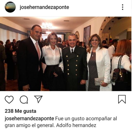 ¿Quiénes son los oficiales que aparecen con el Ñeñe Hernández en fotos?