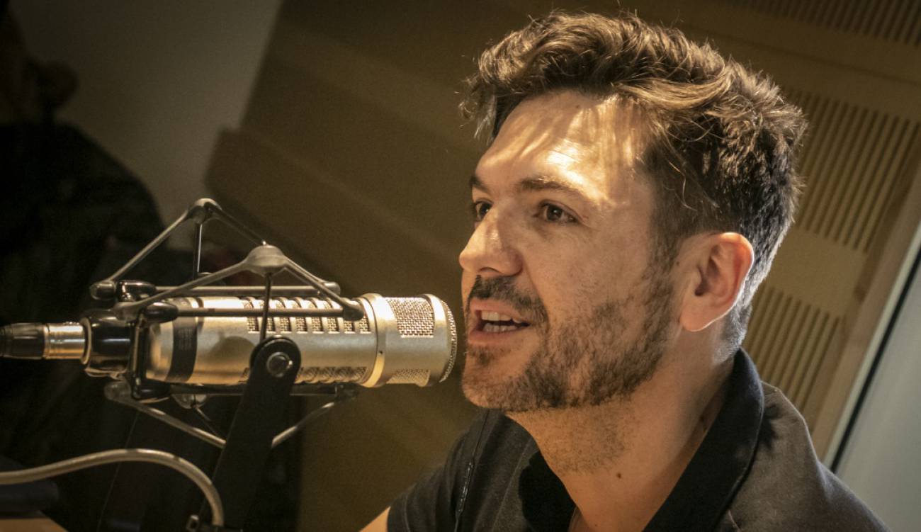 Rodrigo Candamil Mi Banda Sonora Con Rodrigo Candamil A Vivir Que Son Dos Dias Caracol Radio
