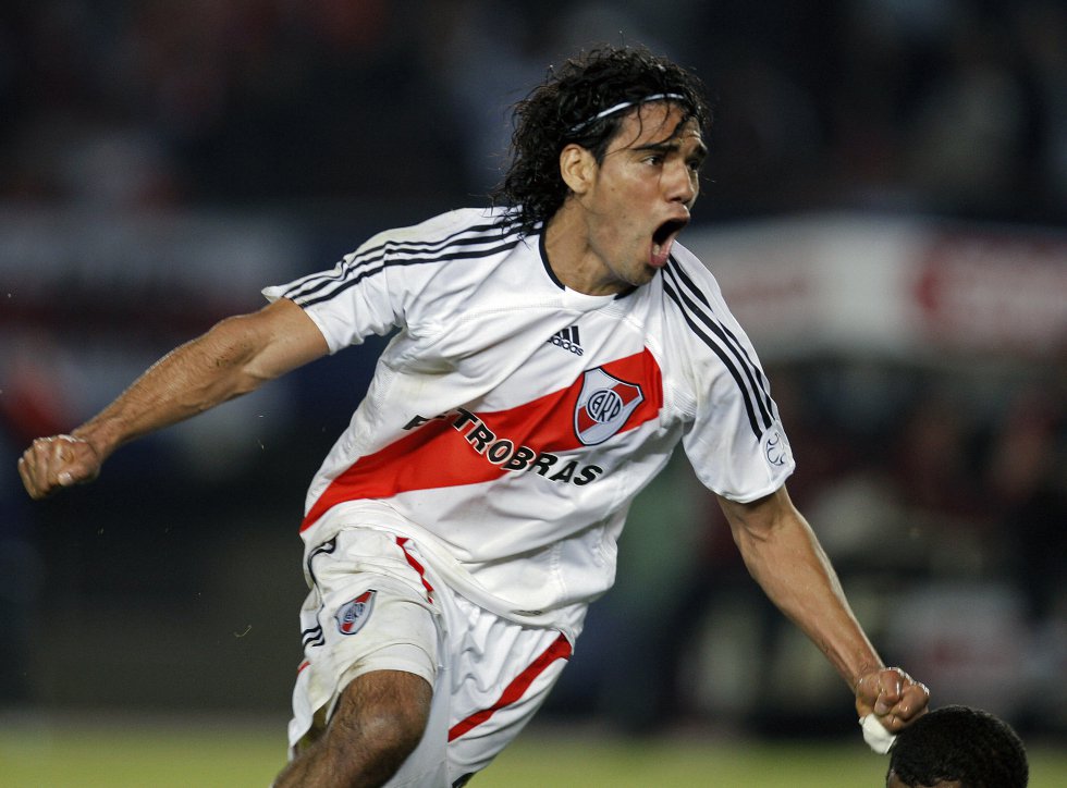 En cuatro años con el equipo, un joven Falcao demostró la calidad que estaba por demostrar en su carrera. En 118 partidos marcó 48 goles y se coronó campeón del Torneo Clausura 2008. Luego sería vendido al Porto. En cuatro años con el equipo, un joven Falcao demostró la calidad que estaba por demostrar en su carrera. En 118 partidos marcó 48 goles y se coronó campeón del Torneo Clausura 2008. Luego sería vendido al Porto.