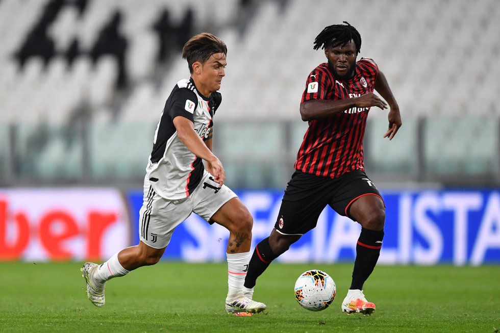 En los primeros de partidos Juventus ejerció una presión alta sobre el Milan, apoderándose de la posesión de la pelota y teniendo varios acercamientos a gol. En los primeros de partidos Juventus ejerció una presión alta sobre el Milan, apoderándose de la posesión de la pelota y teniendo varios acercamientos a gol.