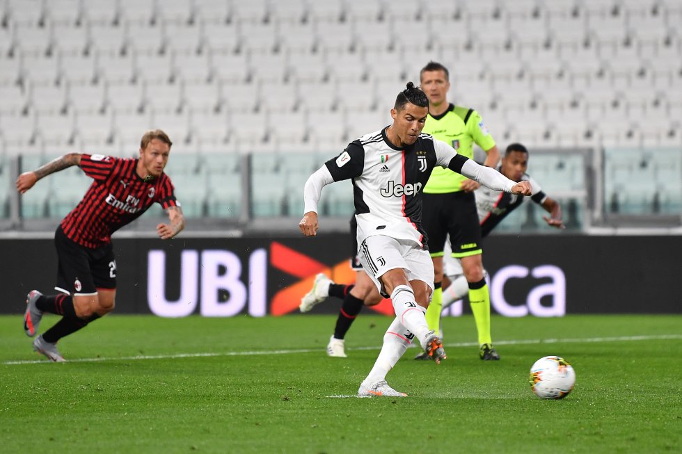 La iniciativa tomada por la Juventus dio sus frutos, y al minuto 16’ tuvo la oportunidad de irse arriba en el marcador desde el punto penal con el cobro de Cristiano Ronaldo. La iniciativa tomada por la Juventus dio sus frutos, y al minuto 16’ tuvo la oportunidad de irse arriba en el marcador desde el punto penal con el cobro de Cristiano Ronaldo.