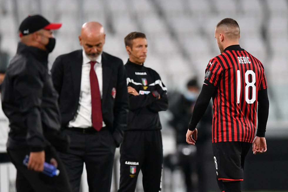 Justo después del cobro, el delantero croata Ante Rebić vio la roja directa por una fuerte patada a la altura del pecho de Danilo. Justo después del cobro, el delantero croata Ante Rebić vio la roja directa por una fuerte patada a la altura del pecho de Danilo.