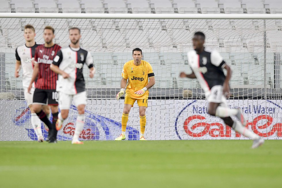 Entretanto, Gianluigi Buffon no tuvo mayor trabajo, pues el Milan no concretó un remate a portería. Entretanto, Gianluigi Buffon no tuvo mayor trabajo, pues el Milan no concretó un remate a portería.