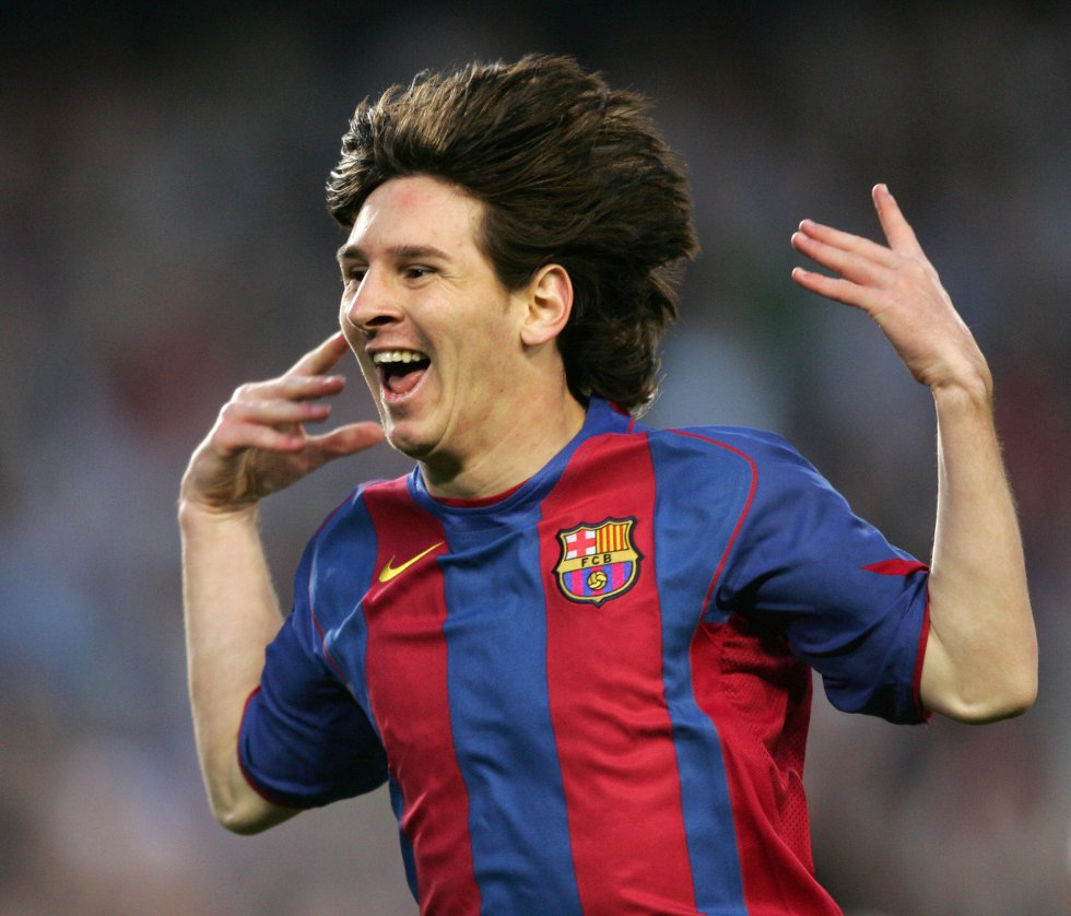 El rosarino marcó su primer tanto ante el Albacete un 1 de mayo del 2005 con apenas 17 años y tras un pase de Ronaldinho. El rosarino marcó su primer tanto ante el Albacete un 1 de mayo del 2005 con apenas 17 años y tras un pase de Ronaldinho.
