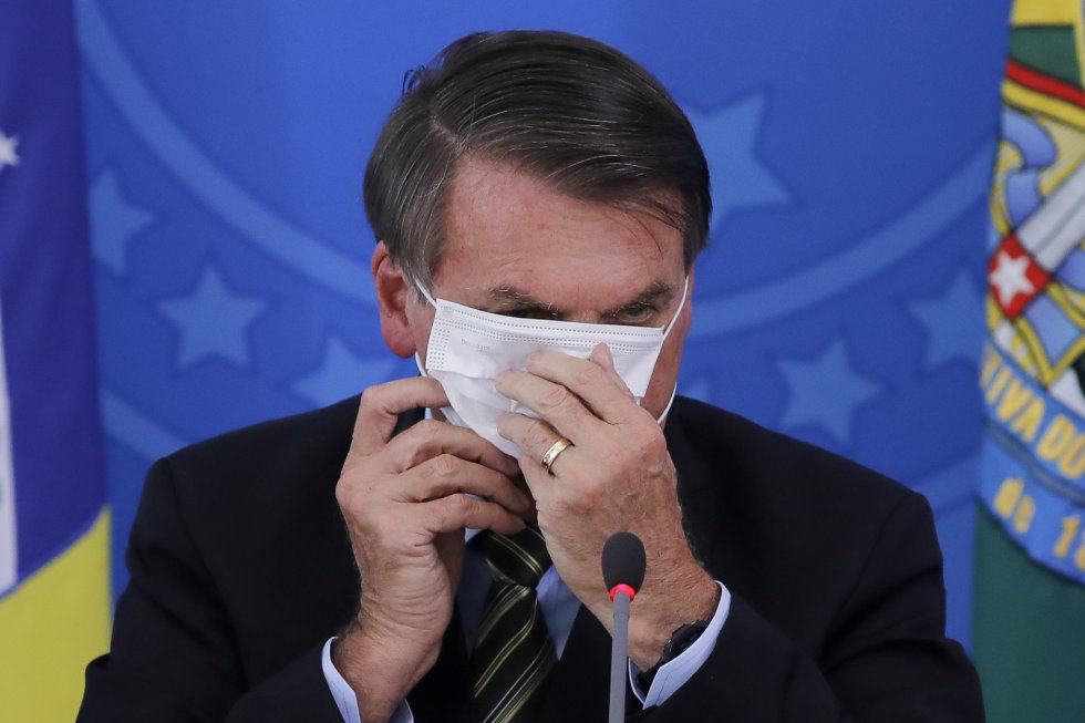 17 de marzo: "Hay gobernadores que están tomando medidas que perjudican la economía. La vida continúa, no debe haber histeria". 17 de marzo: "Hay gobernadores que están tomando medidas que perjudican la economía. La vida continúa, no debe haber histeria".