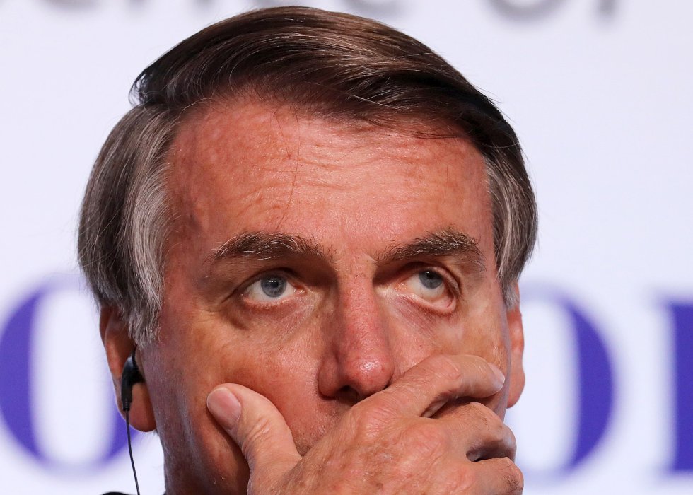 El 22 de marzo, Bolsonaro atacó a los gobernadores y a los medios, insinuando que estos estaban engañando a la gente. "Espero que no vengan a culparme a mí por los millones de desempleados", expresó. El 22 de marzo, Bolsonaro atacó a los gobernadores y a los medios, insinuando que estos estaban engañando a la gente. "Espero que no vengan a culparme a mí por los millones de desempleados", expresó.