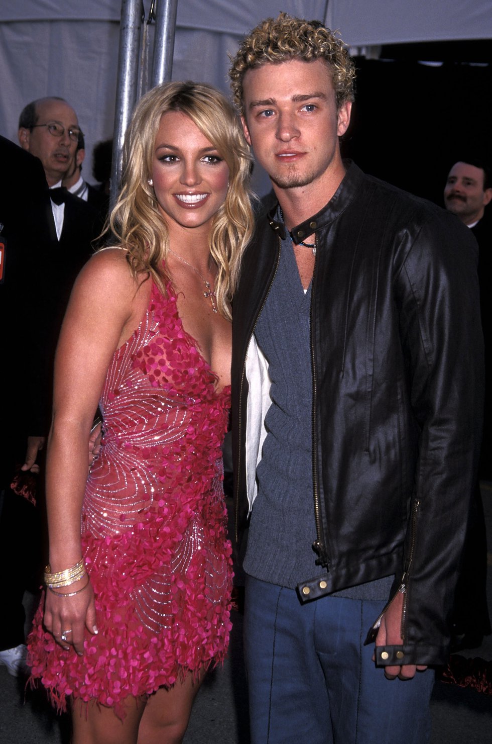 Britney Spears y Justin Timberlake fueron la pareja del momento, hasta que la estrella del pop lo engañó con Ben Affleck. Britney Spears y Justin Timberlake fueron la pareja del momento, hasta que la estrella del pop lo engañó con Ben Affleck.