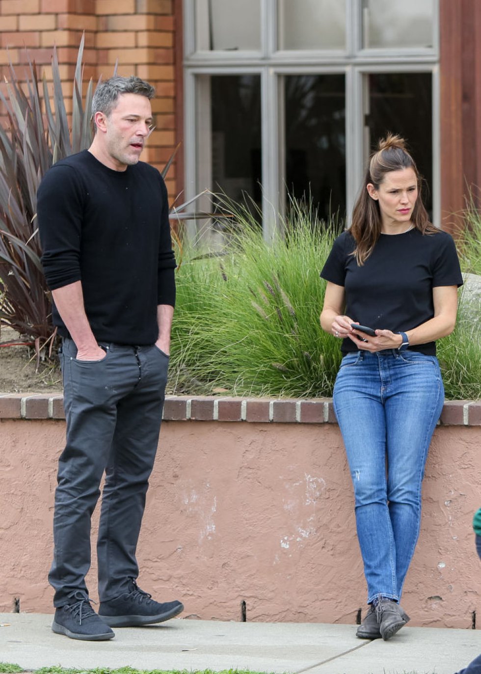 Ben Affleck no solo fue el tercero en otras relaciones, sino que engañó a Jennifer Garner con la niñera de sus hijos. Luego de esto, la pareja se separó. Ben Affleck no solo fue el tercero en otras relaciones, sino que engañó a Jennifer Garner con la niñera de sus hijos. Luego de esto, la pareja se separó.