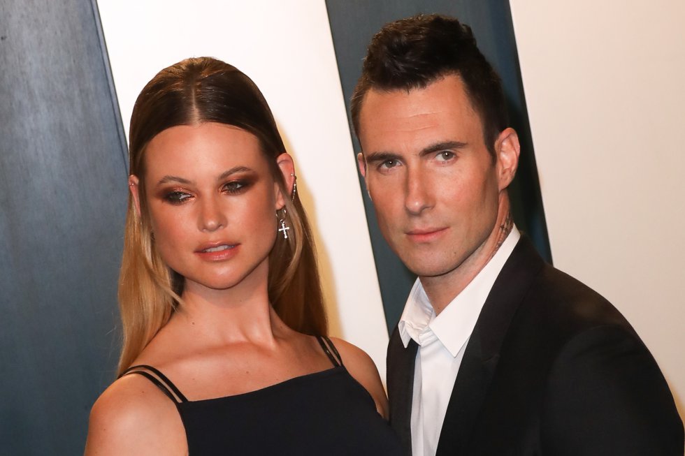 El cantante Adam Levine le fue infiel a Bethany, quien se enteró por un periódico. El cantante Adam Levine le fue infiel a Bethany, quien se enteró por un periódico.