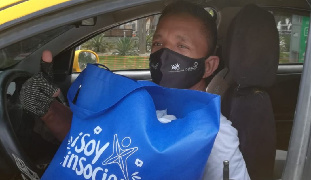 Taxistas Barranquilla Caracol Radio y Finsocial entregan ayudas y