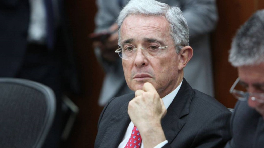 Corte sin consenso sobre quien debe ser el juez de Uribe