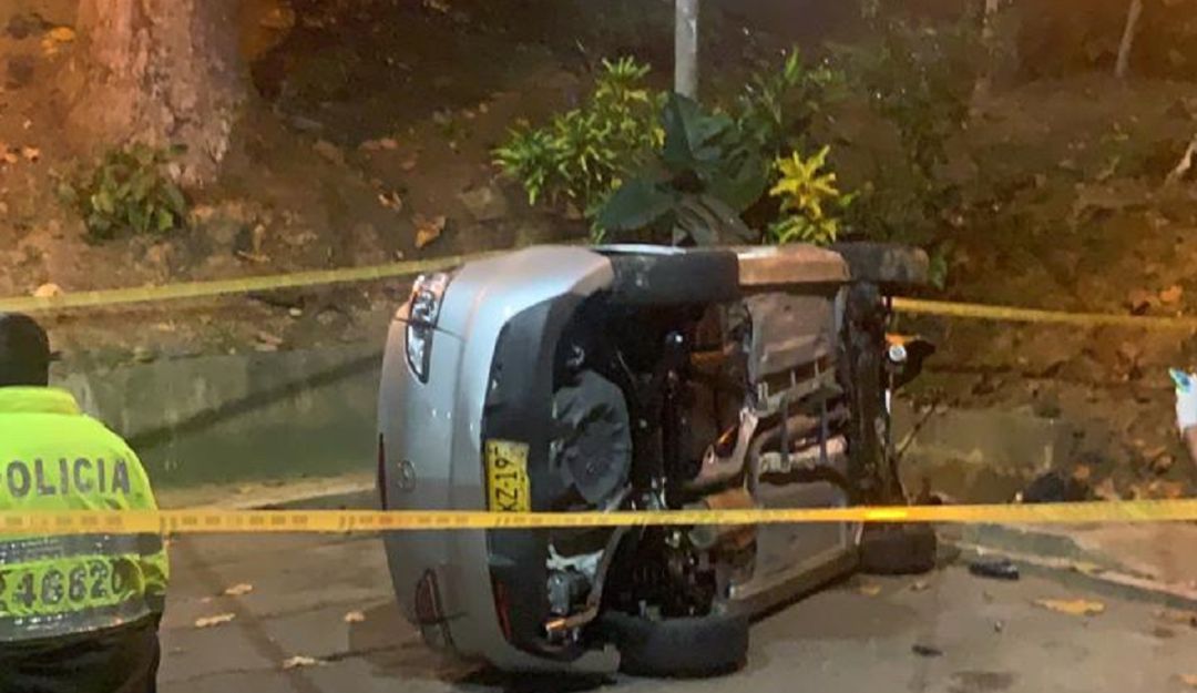 Bucaramanga accidentes de tránsito carro volcado barrio Terrazas Murió