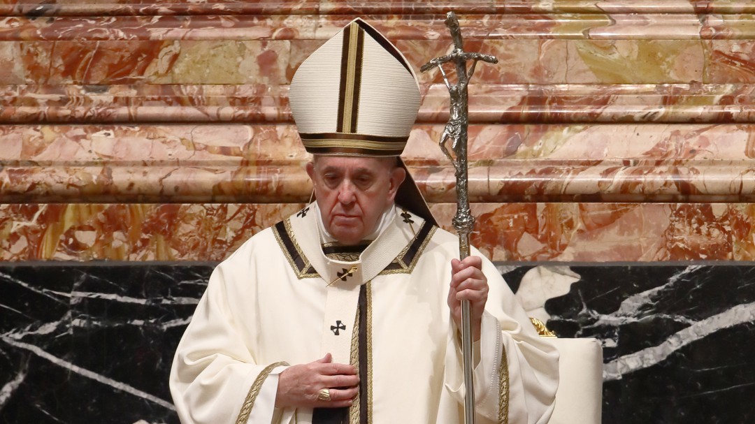 Papa Francisco no estará en misa de fin de año por dolor en nervio ciático