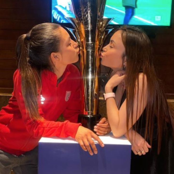 Novia de Epa Colombia le habría sido infiel con jugadora de Santa Fe