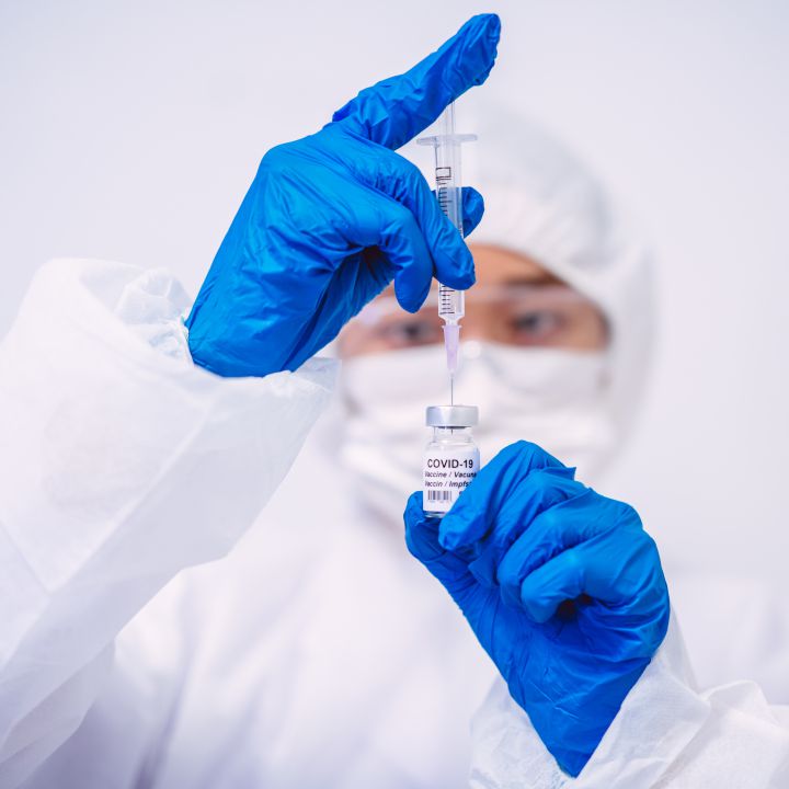 No se ve cerca la vacunación por cuenta de los privados