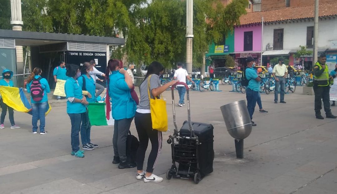 Despidos Alcaldia De Medellin Trabajadoras Del Aseo Piden Negociar Tras Despidos En La Alcaldia Medellin Caracol Radio