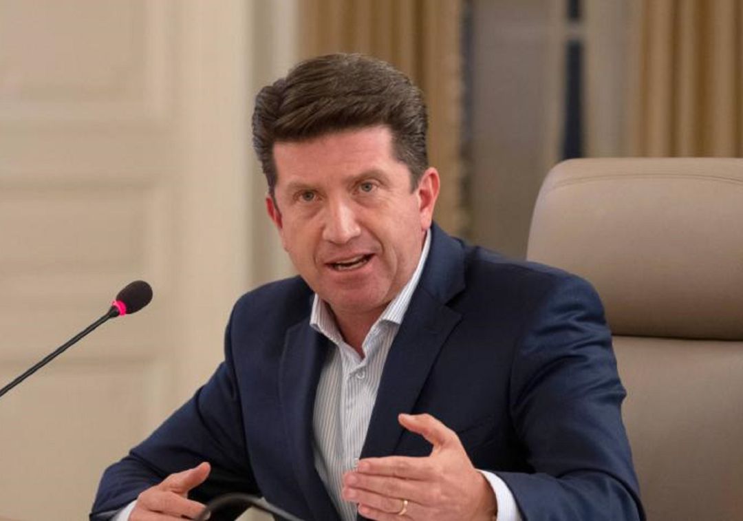 Demanda pide suspensión del nombramiento de MinDefensa por cuota de género