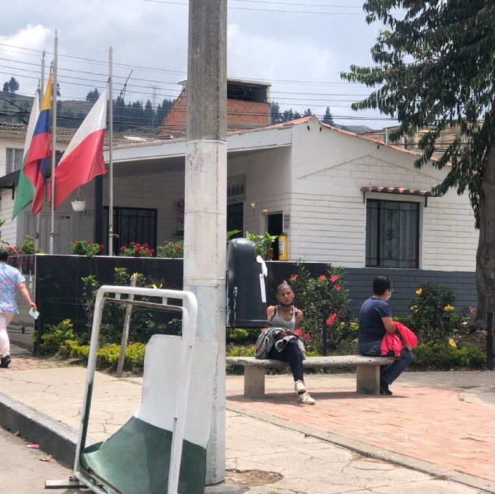 Casa por cárcel a policías investigados por incendio que dejó 8 muertos