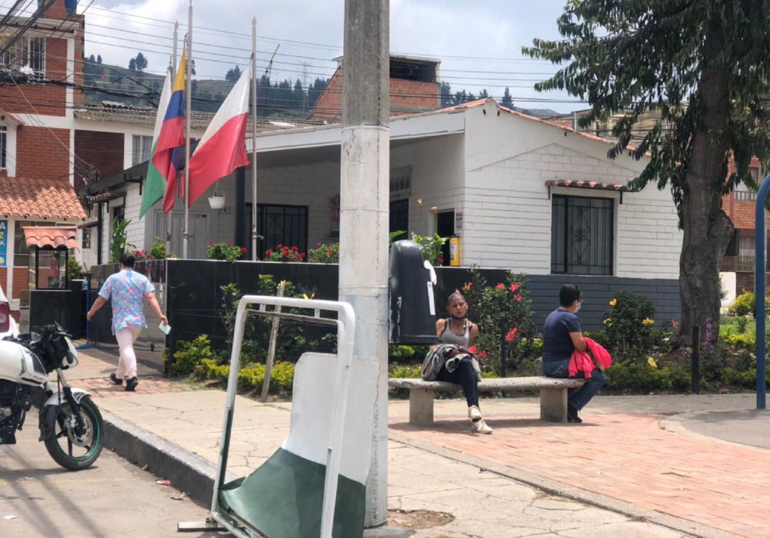 Casa por cárcel a policías investigados por incendio que dejó 8 muertos