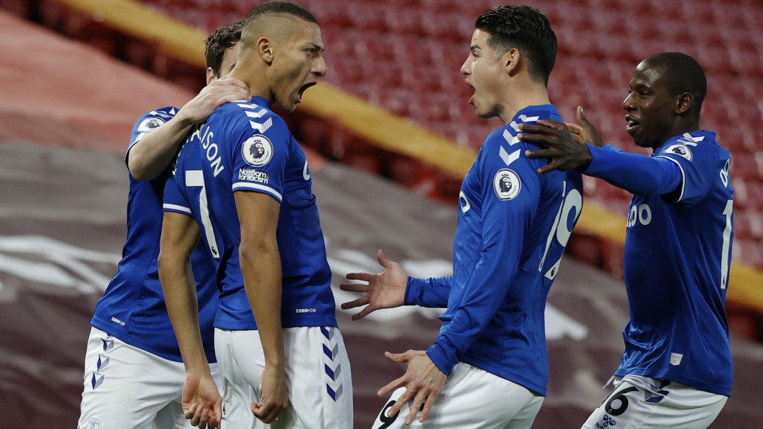 ¡Tome y hágalo! James y su magistral asistencia en gol a Liverpool
