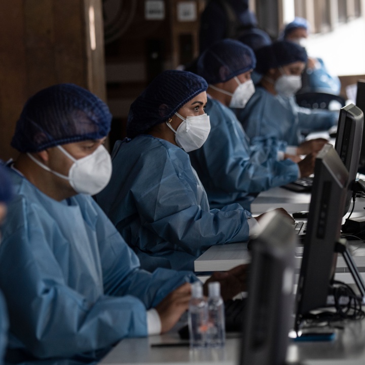 COVID-19: 174 fallecidos, 5.017 casos nuevos y 33.140 vacunados