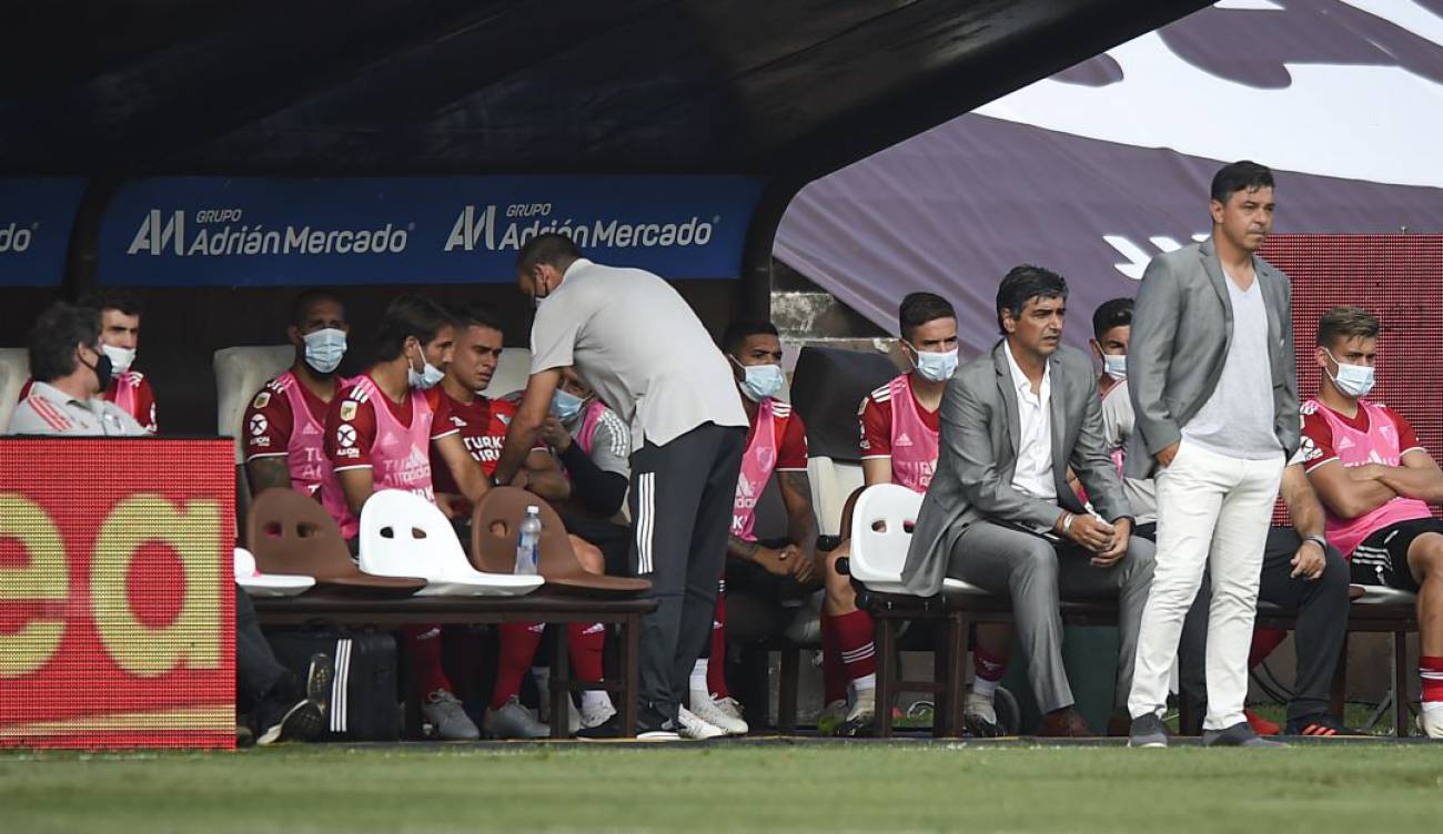 Selección Colombia: Rafael Santos Borré abandonó por ...