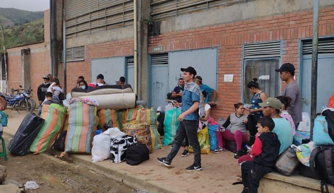Desplazamiento forzado Colombia: Desplazamiento forzado en Colombia subió  un 101% en comparación a 2020: ONU | Internacional | Caracol Radio