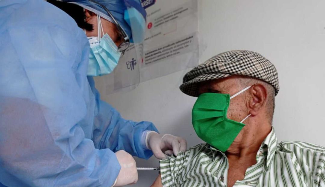 Vacunación adultos mayores en Risaralda: Inició la vacunación de adultos  mayores de 80 años en Risaralda | Pereira | Caracol Radio