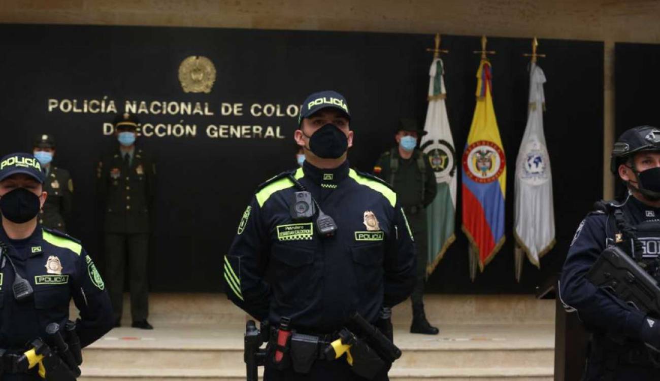 Nuevos uniformes de la policía.: Estos son los cambios en uniformes ...