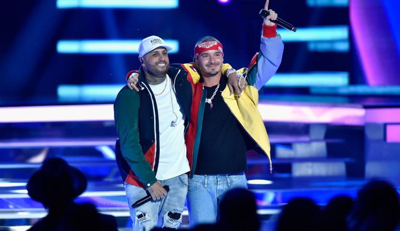J Balvin regalo: Los tenis de más de 100 mil dólares que le regaló J Balvin  a Nicky Jam | Tendencias | Caracol Radio