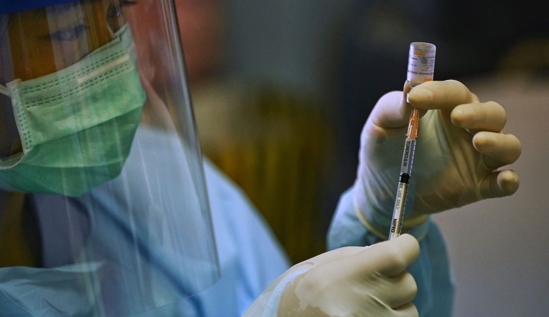 Llegaron más vacunas de Sinovac, Coronavirus, Minsalud, Vacunación.: Llegó  a Colombia nuevo lote con un millón de vacunas de Sinovac | Salud | Caracol  Radio