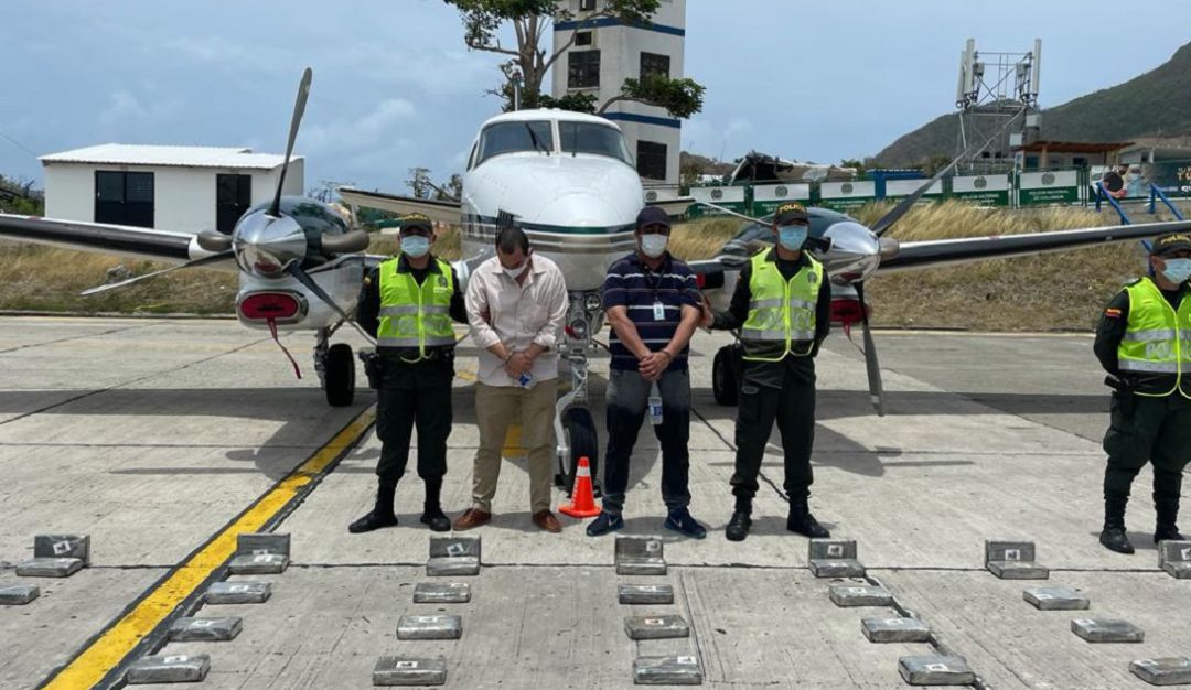 Droga incautada en Providencia: Detectan avioneta con más de 400 kilos de  coca en aeropuerto de Providencia | San Andrés | Caracol Radio
