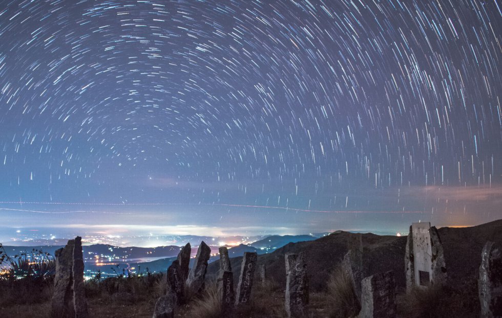Panorámica nocturna del páramo de Chingaza en el sector de Siecha Panorámica nocturna del páramo de Chingaza en el sector de Siecha